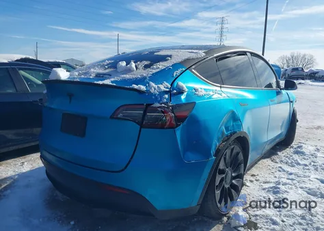 2022 Tesla Model Y Performance Dual Motor All-Wheel Drive z USA, uszkodzony, nr VIN 7SAYGDEF9NF383287